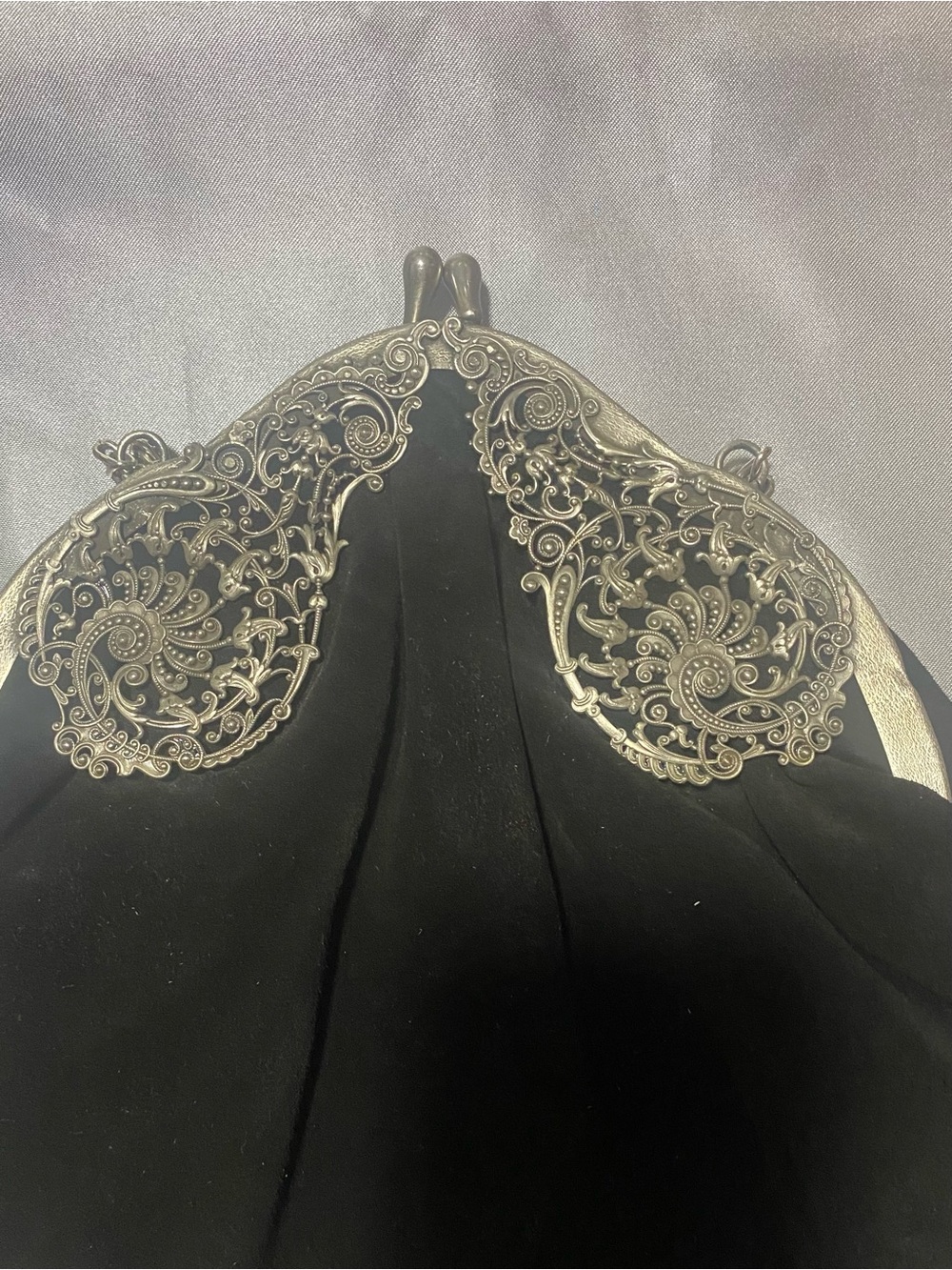 Tuefel- Design Vintage Ornate Silver-Trim Black Evening Handbag - Picture 3 of 7